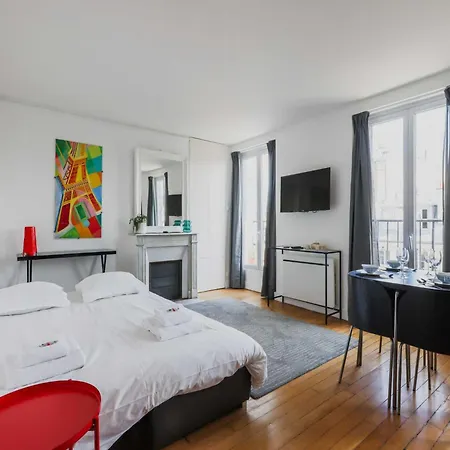 Appartamento Luminous 1bdr Witha C&balcony-marais Louvre Parigi