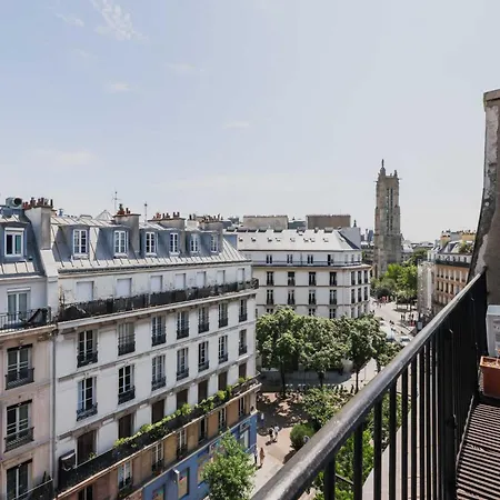 Luminous 1bdr Witha C&balcony-marais Louvre Parigi