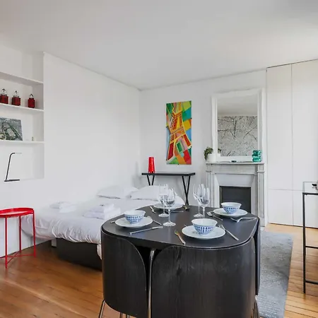 Luminous 1bdr Witha C&balcony-marais Louvre Appartamento *