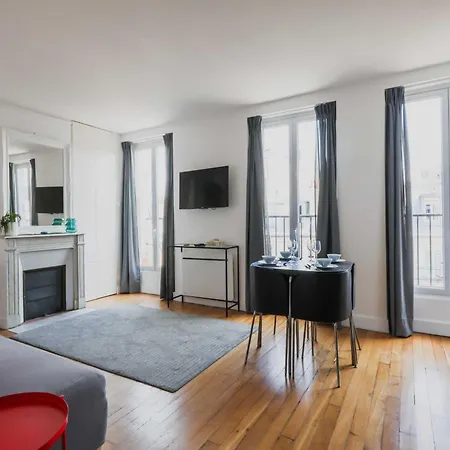 Appartamento Luminous 1bdr Witha C&balcony-marais Louvre