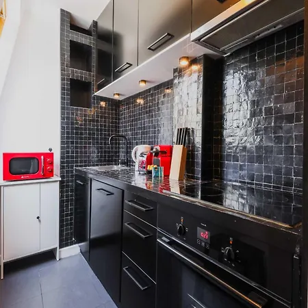 Apartment Luminous 1bdr Witha C&balcony-marais Louvre *