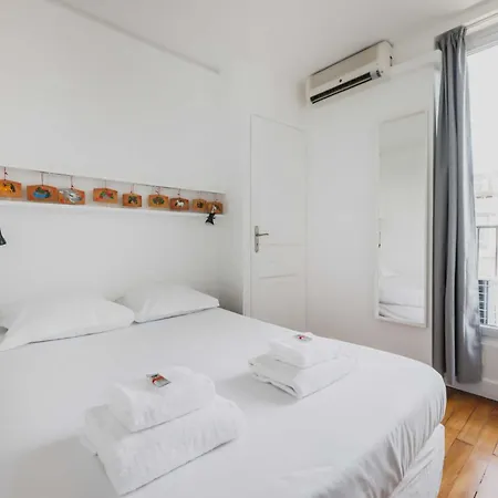 Appartamento Luminous 1bdr Witha C&balcony-marais Louvre Parigi